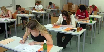 МАТУРА Во нормалните општество ова е вистинскиот испит на зрелоста